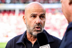 Peter Bosz voor de camera van ESPN