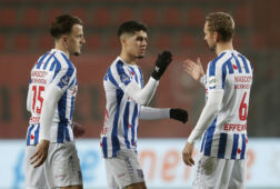 Anas Tahiri met Siem de Jong en Nick Bakker