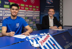 Anas Tahiri tijdens de presentatie bij SC Heerenveen