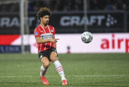 Andre Ramalho op het kunstgrasveld van SC Cambuur