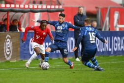 Ismail Azzaoui in actie tegen FC Utrecht