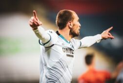 Bas Dost viert zijn eerste tegen Gent