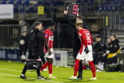 Bruma verlaat geblesseerd het veld