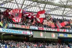 Supporters van FC Twente in het uitvak bij Feyenoord