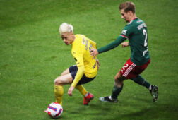 Pontus Almqvist in actie namens FC Rostov
