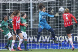 PSV weet Feyenoord te verslaan in Eindhoven.