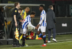 Trustin van 't Loo maakt zijn debuut in het eerste van SC Heerenveen