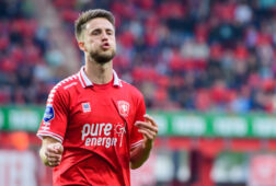 Ricky van Wolfswinkel baalt