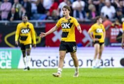 NAC Breda met kledingsponsor Legea
