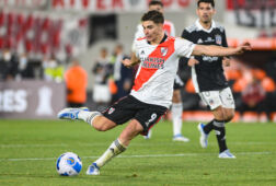 Julián Álvarez in actie voor River Plate