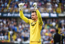 Simon Mignolet tijdens applausvervanging