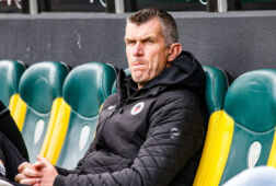 Marinus Dijkhuizen tijdens ADO-Excelsior