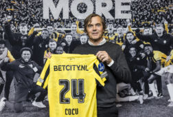 Phillip Cocu als trainer van Vitesse