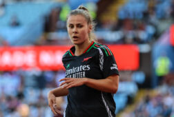 Victoria Pelova bij Arsenal