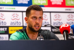 David Hancko bij de persconferentie