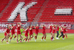 FC Twente vrouwen in de Grolsch Veste