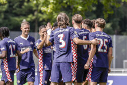 PSV viert treffer in oefenduel