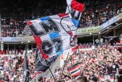 Vlag van Lighttown Madness in het Philips Stadion