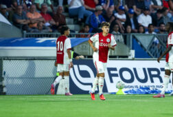 Damián van der Vaart maakt zijn debuut in het betaalde voetbal