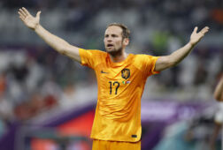 Daley Blind in het duel met Senegal