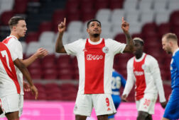Danilo in actie voor Ajax