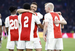 Davy Klaassen scoort