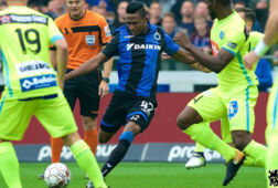 Dennis schiet Club Brugge Gent