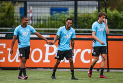 Denzel Hall, Danilo en Mats Wieffer op de eerste training