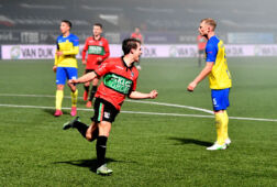 Dirk Proper scoort de 0 2 namens NEC