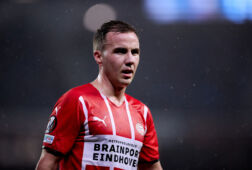 Een verregende Mario Götze