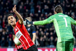 Eran Zahavi vlak nadat hij de 4-4 heeft gemaakt tegen FC Kopenhagen