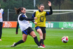 Fenna Kalma in duel met Renate Jansen