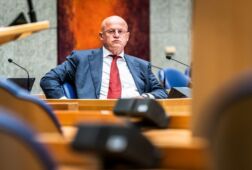Grapperhaus is klaar met het supportersgeweld en wil hard ingrijpen