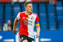Jens Toornstra in het Feyenoord shirt met Oekraiense vlag
