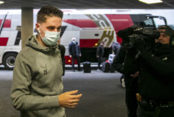 Joey Veerman stapt uit de bus bij PSV