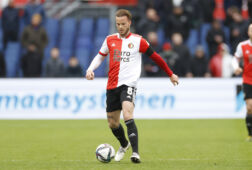 Jorrit Hendrix namens Feyenoord in actie