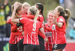 Julie Biesmans scoort in de verlenging