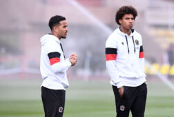 Justin Kluivert en Calvin Stengs
