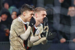 Kenneth Taylor en Francisco Conceicao vieren de tweede Ajax treffer