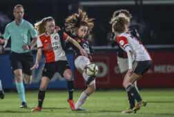 Kim Hendriks van Feyenoord in duel