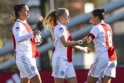 Romée Leuchter scoort tegen Excelsior