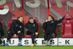 Mark Diemers Bryan Linssen en Jens Toornstra op de bank
