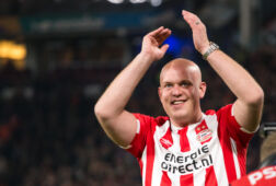Michael van Gerwen in het Philips Stadion