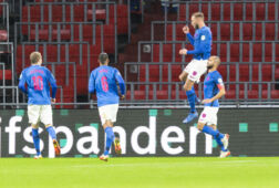 Mike van der Hoorn na zijn goal tegen PSV