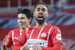 Mwene in extase na zijn goal tegen FC Utrecht