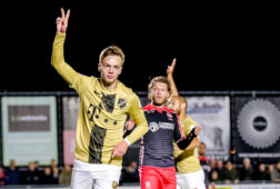 Remco Balk scoort de 0-1 tegen SteDoCo namens FC Utrecht