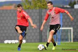 Hans Vanaken van Club en Thomas Meunier tijdens een training van de Rode Duivels