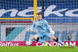 Simon Mignolet redt penalty
