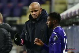 Abdoulay Diaby met Vincent Kompany