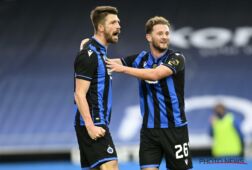 Brandon Mechele en Mats Rits vieren een treffer tegen KRC Genk